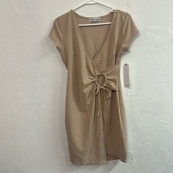 Dresses & Skirts - Almost famous dress